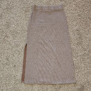 HALARA Taupe Ribbed Midi Skirt with Side Slit